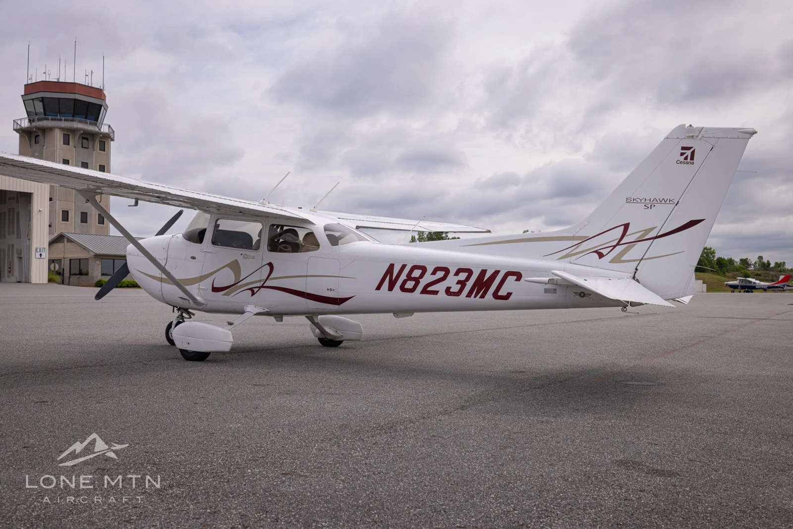 Cessna Skyhawk exterior reference