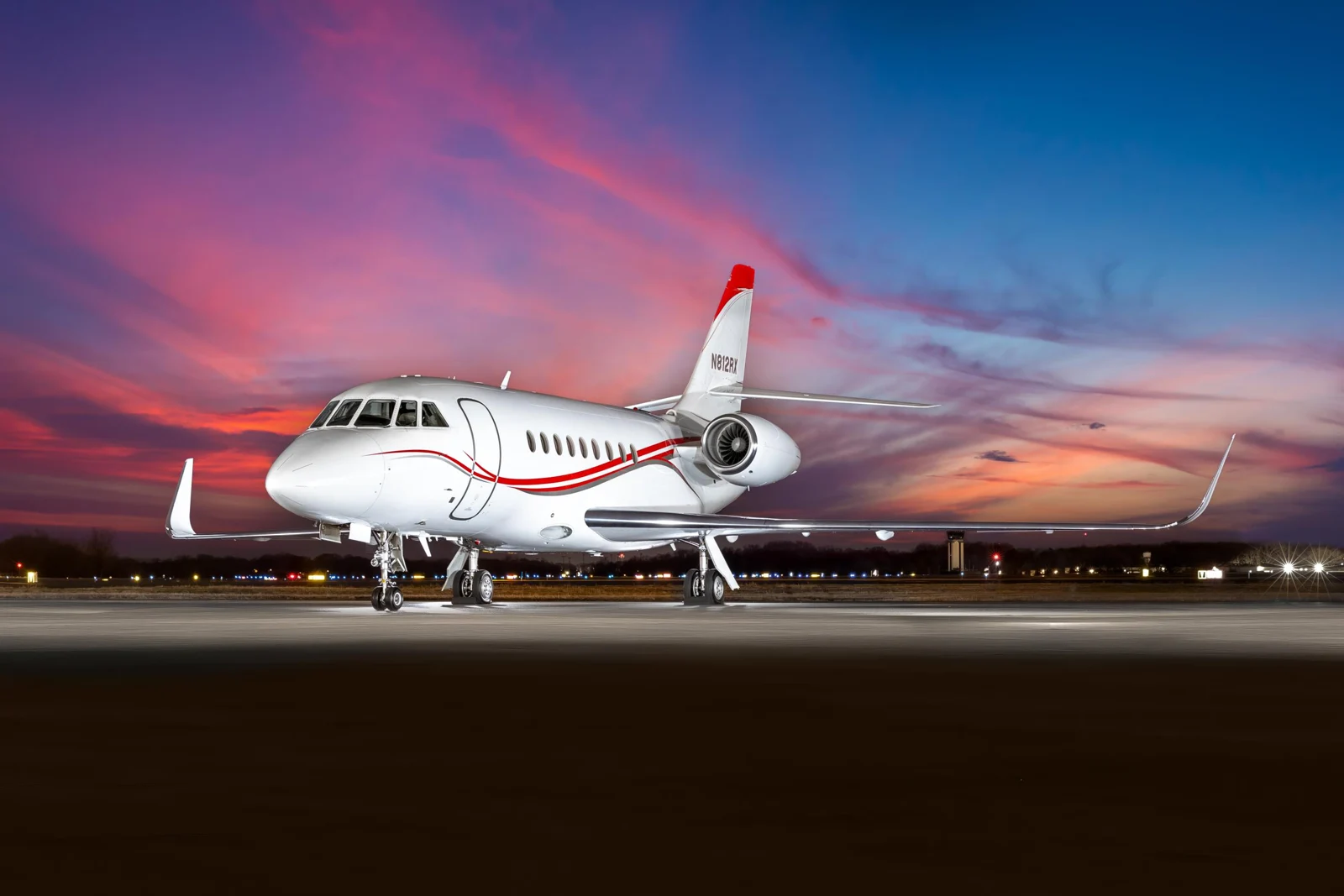 Falcon 2000LXS exterior reference