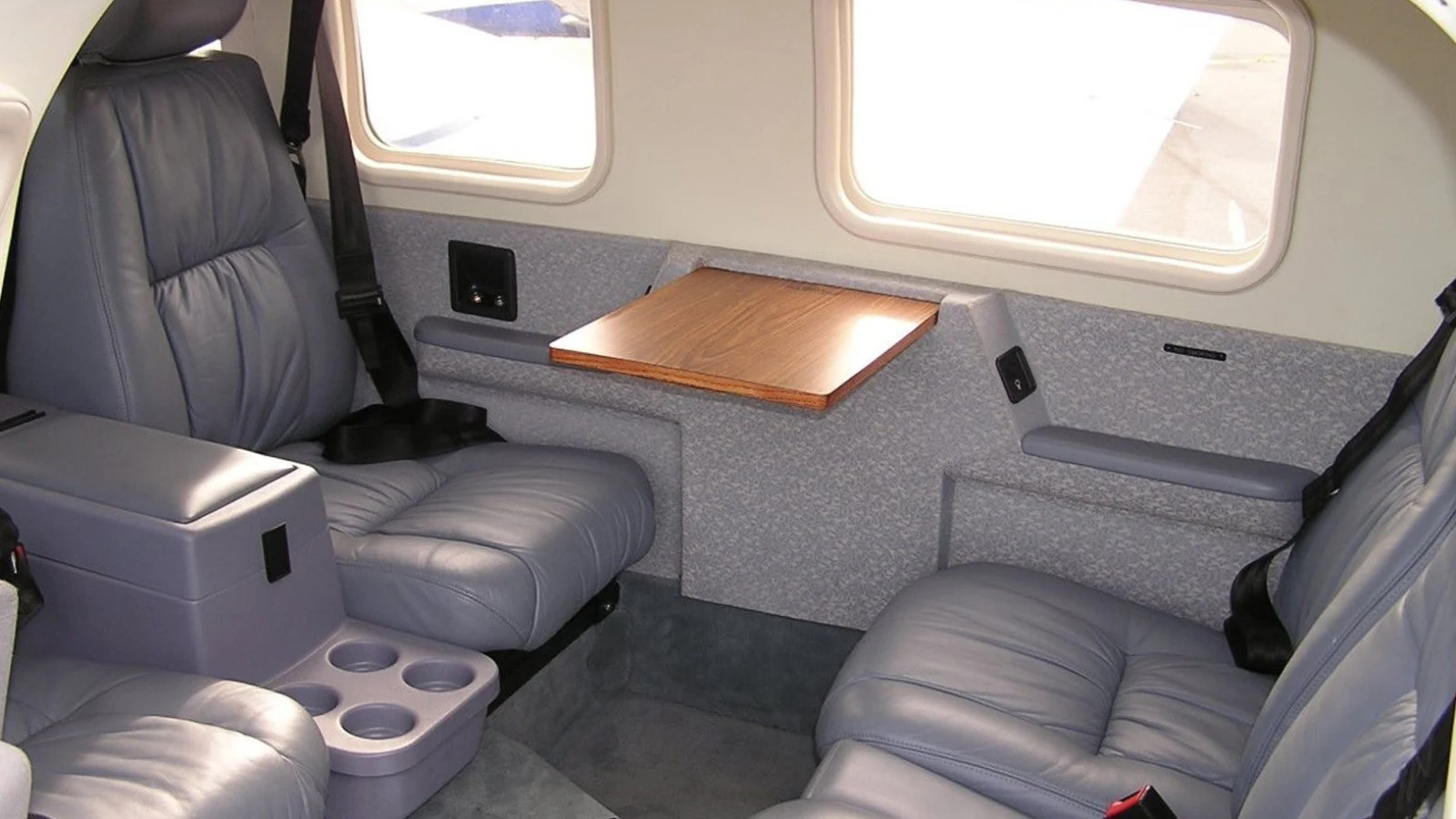 Piper Seneca · Interior 1