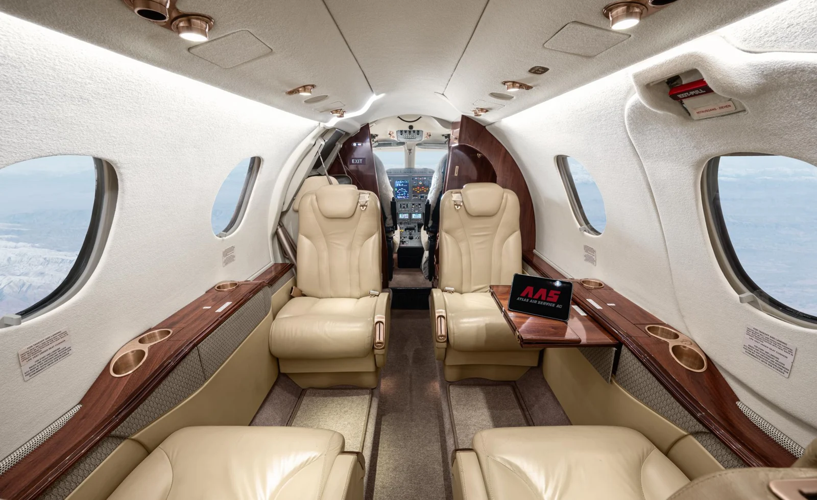 Premier 1A · Interior 1