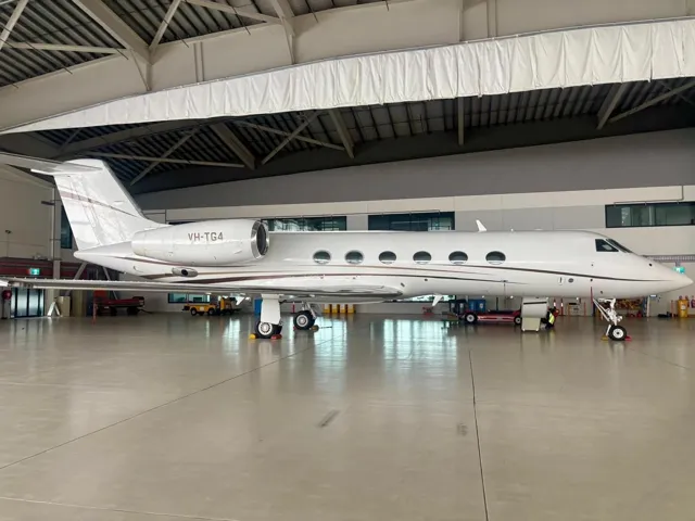 Gulfstream G350 exterior