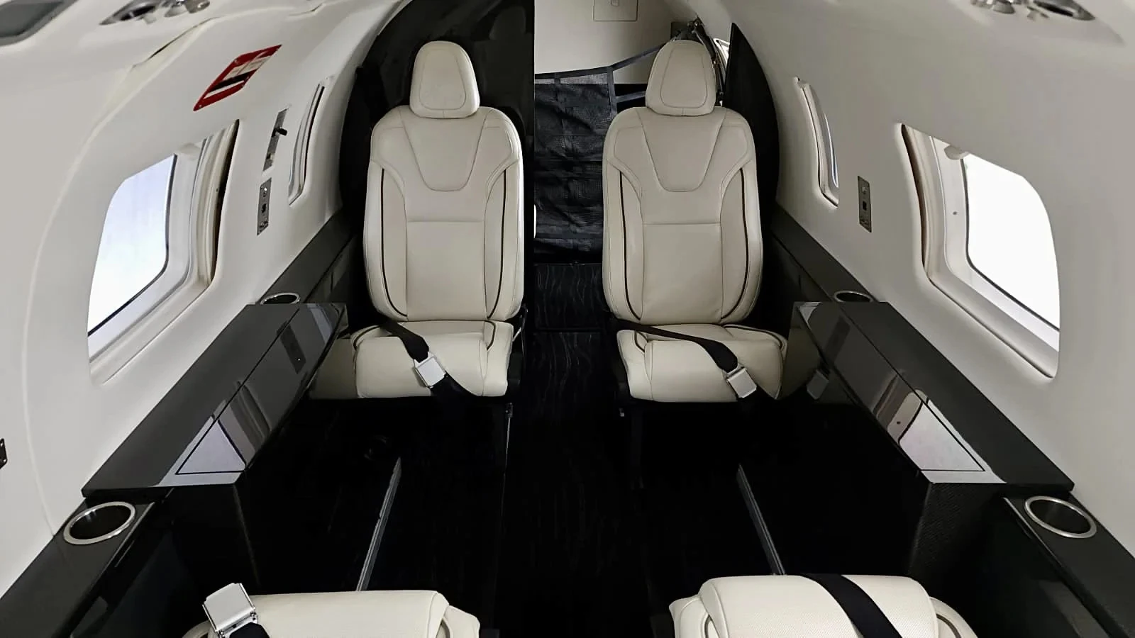 Mitsubishi MU-2 · Interior 1