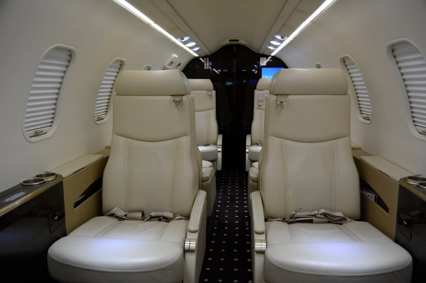 Learjet 45XR · Interior 1