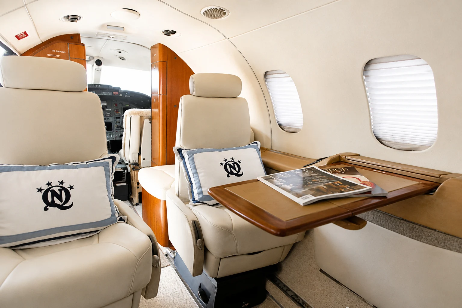 Learjet 31 · Interior 1 · N977JP