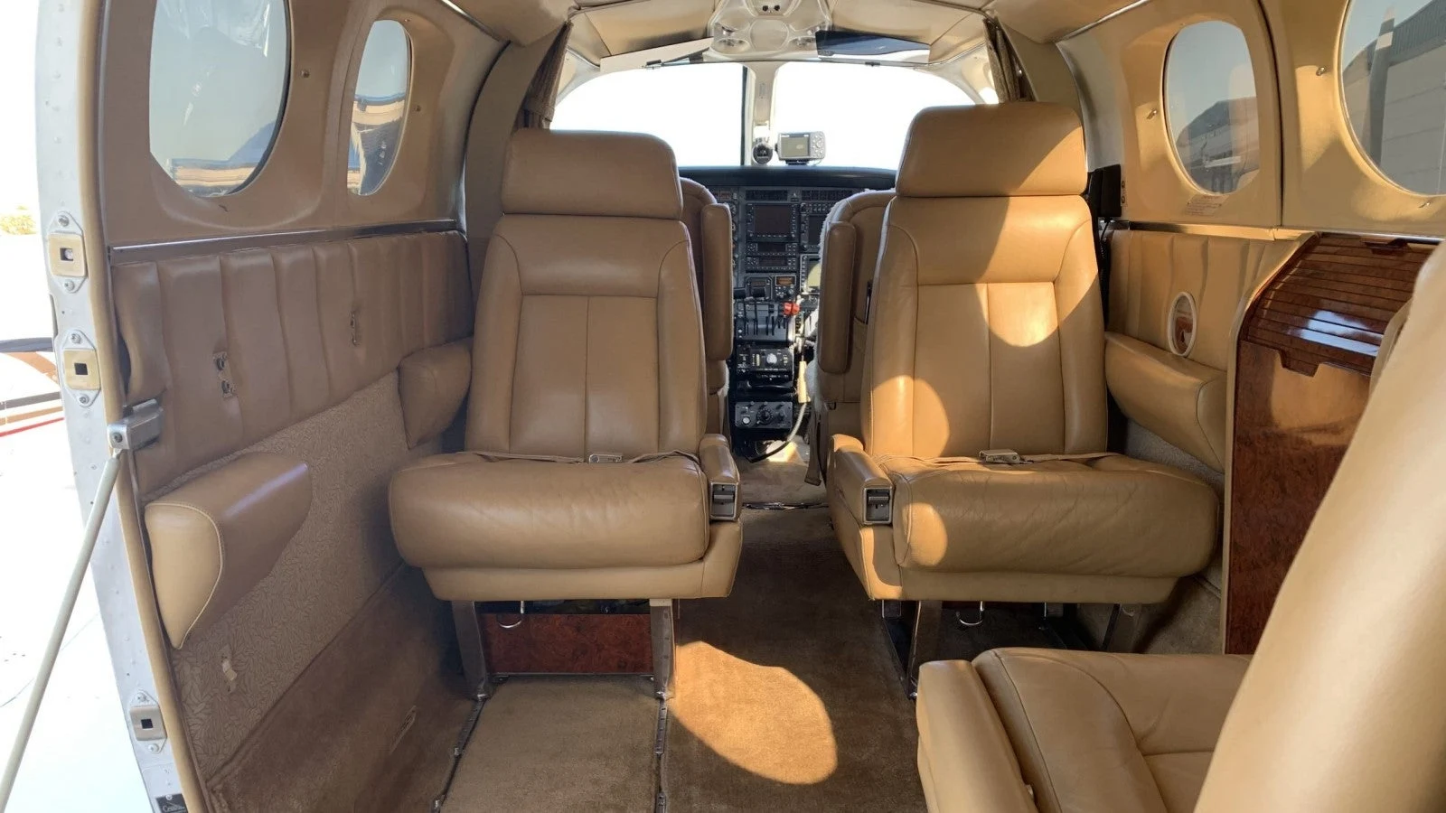 Cessna 425 Conquest I · Interior 1