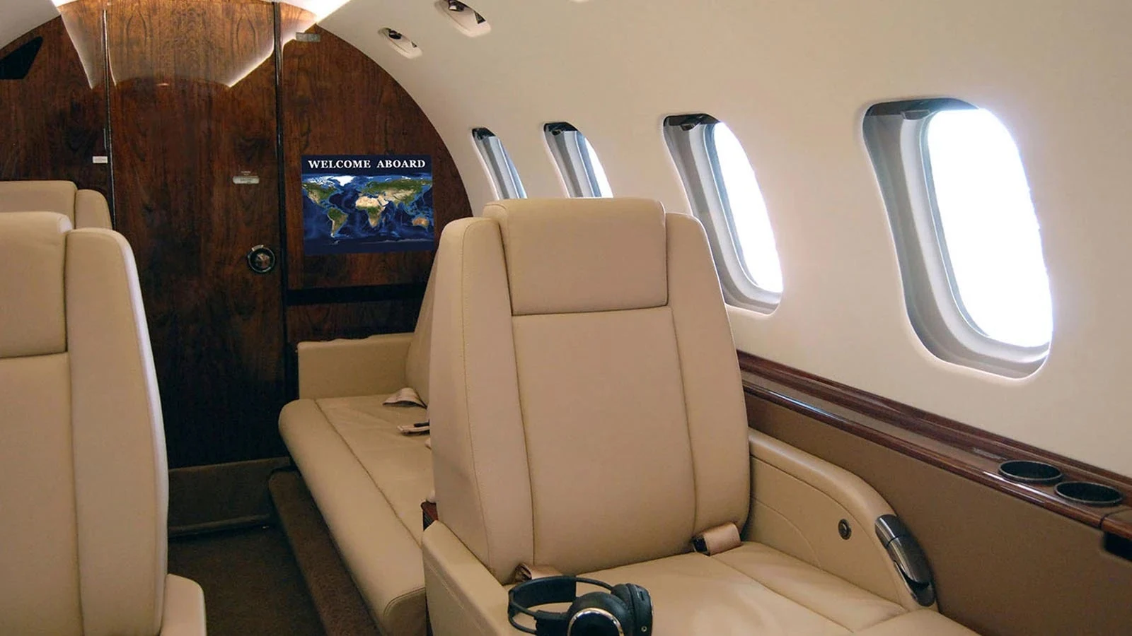 Hawker 800 · Interior 1