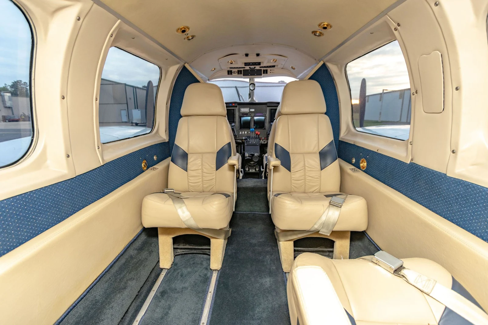 Piper Navajo · Interior 1 · N138R