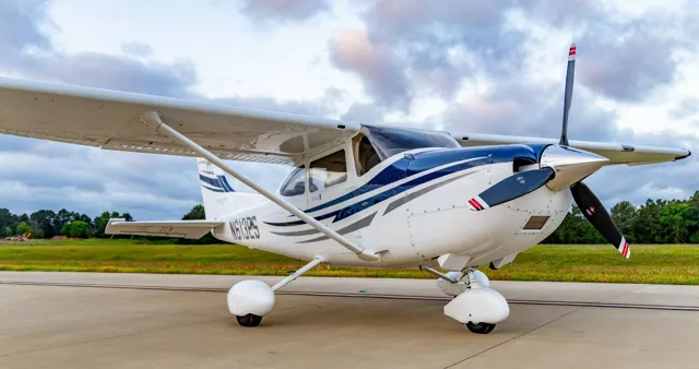 Cessna Skylane exterior