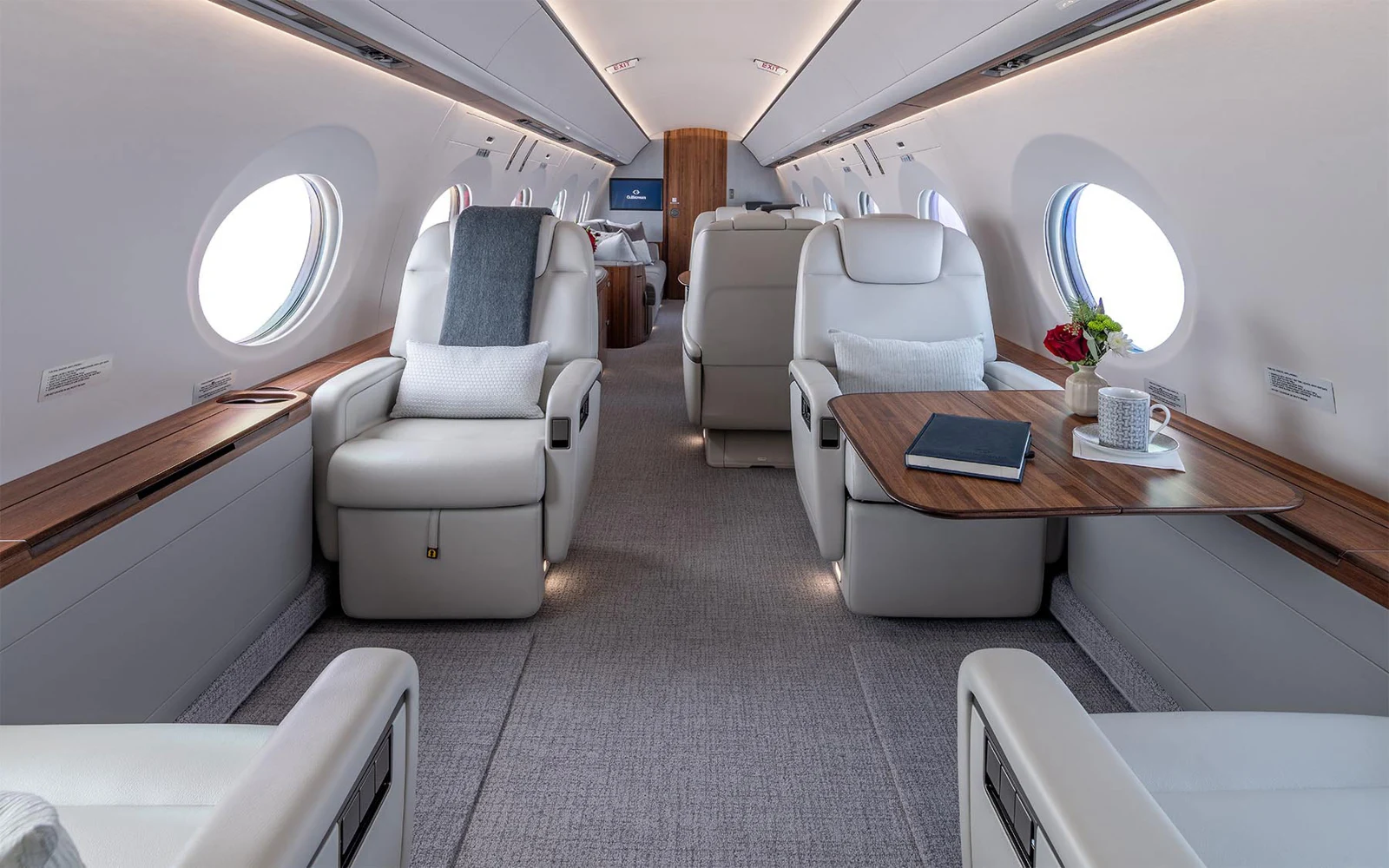 Gulfstream G500 · Interior 1 · N131YF