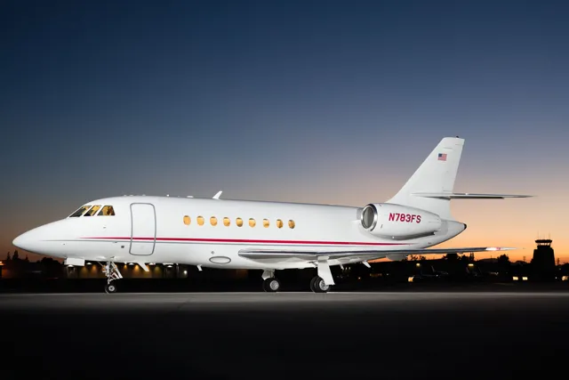 Falcon 2000 exterior