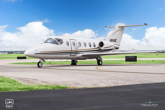 Beechjet 400 exterior
