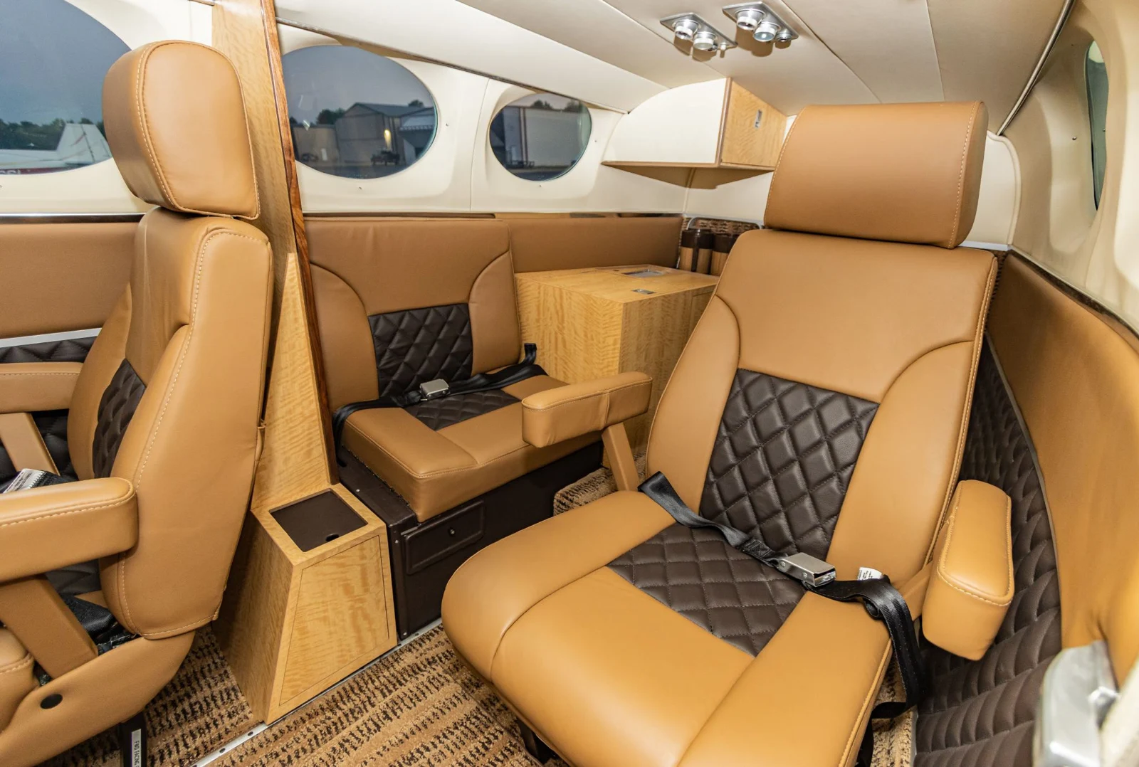 Cessna 414A · Interior 1