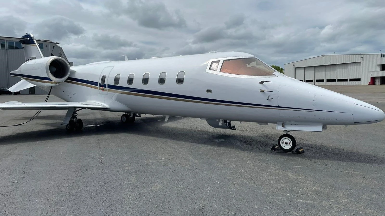 Learjet 60 exterior reference