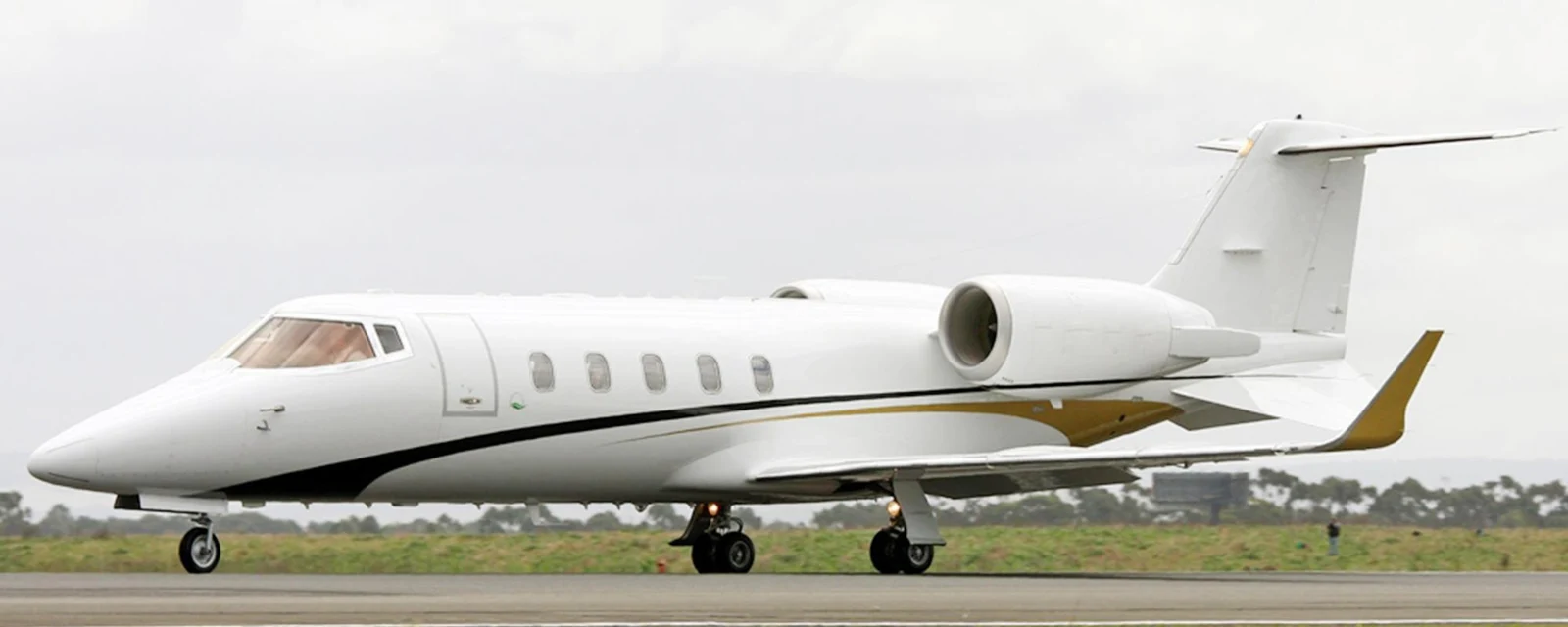Learjet 60XR exterior reference