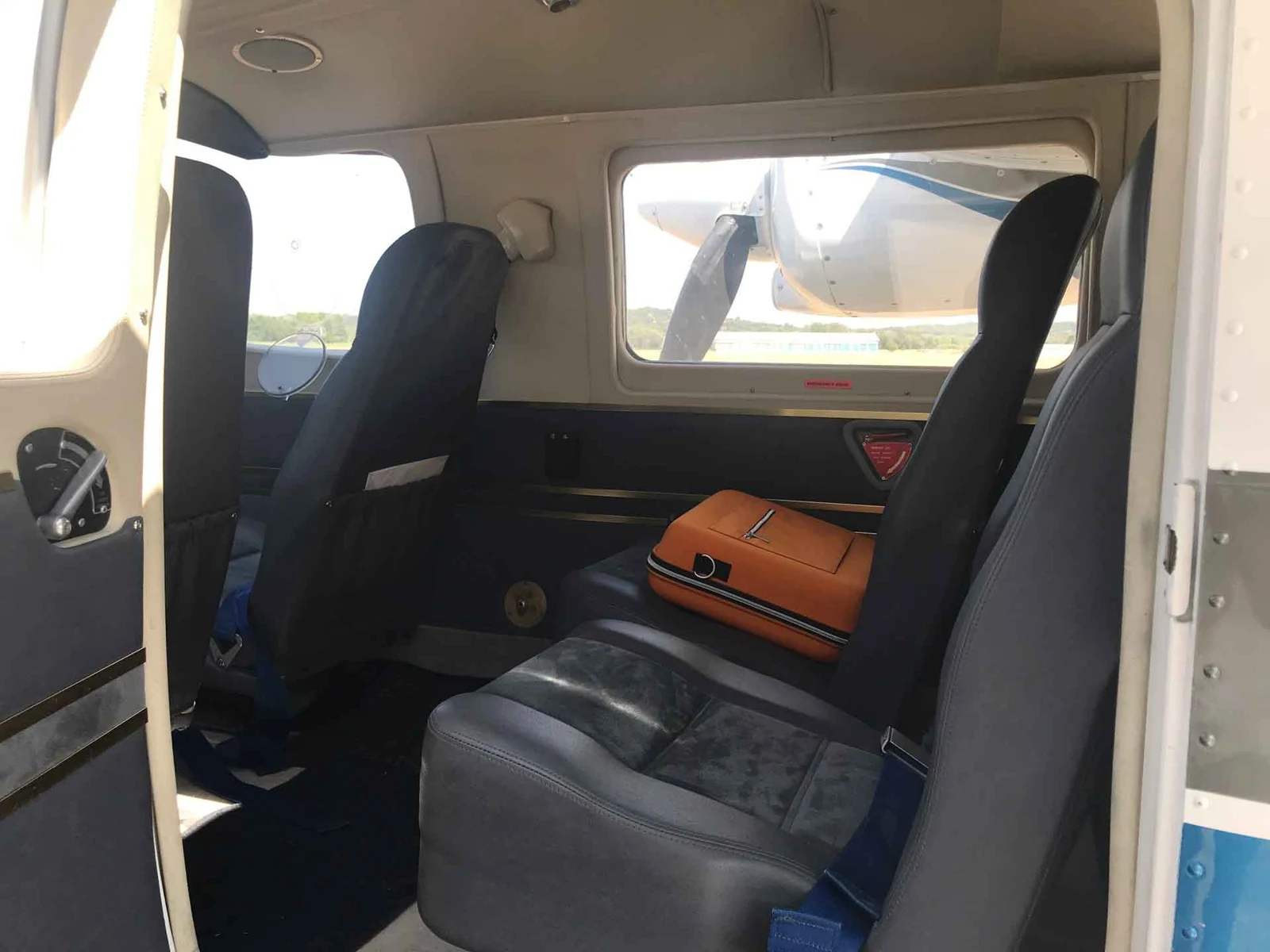 Partenavia P68 · Interior 1