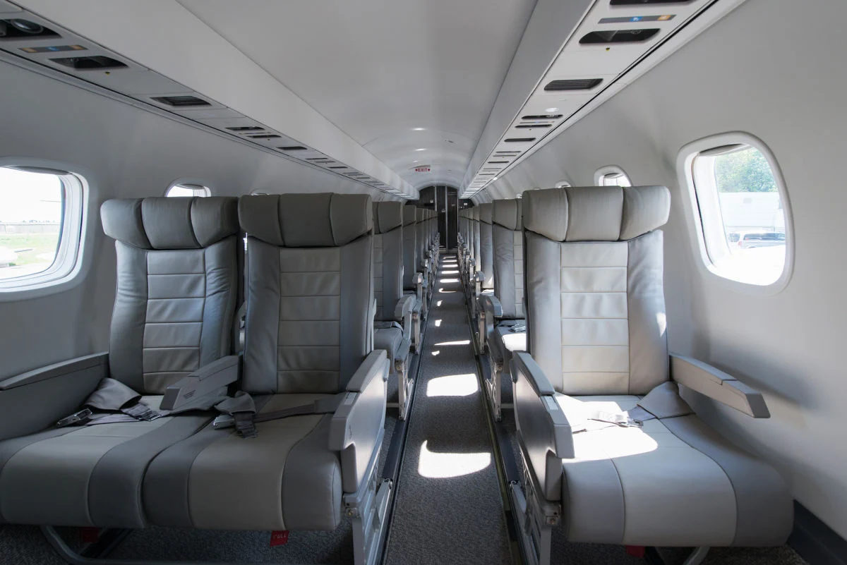 Embraer ERJ 135 · Interior 1