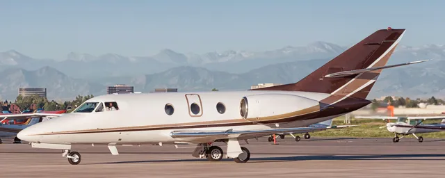 Dassault Falcon 10 exterior