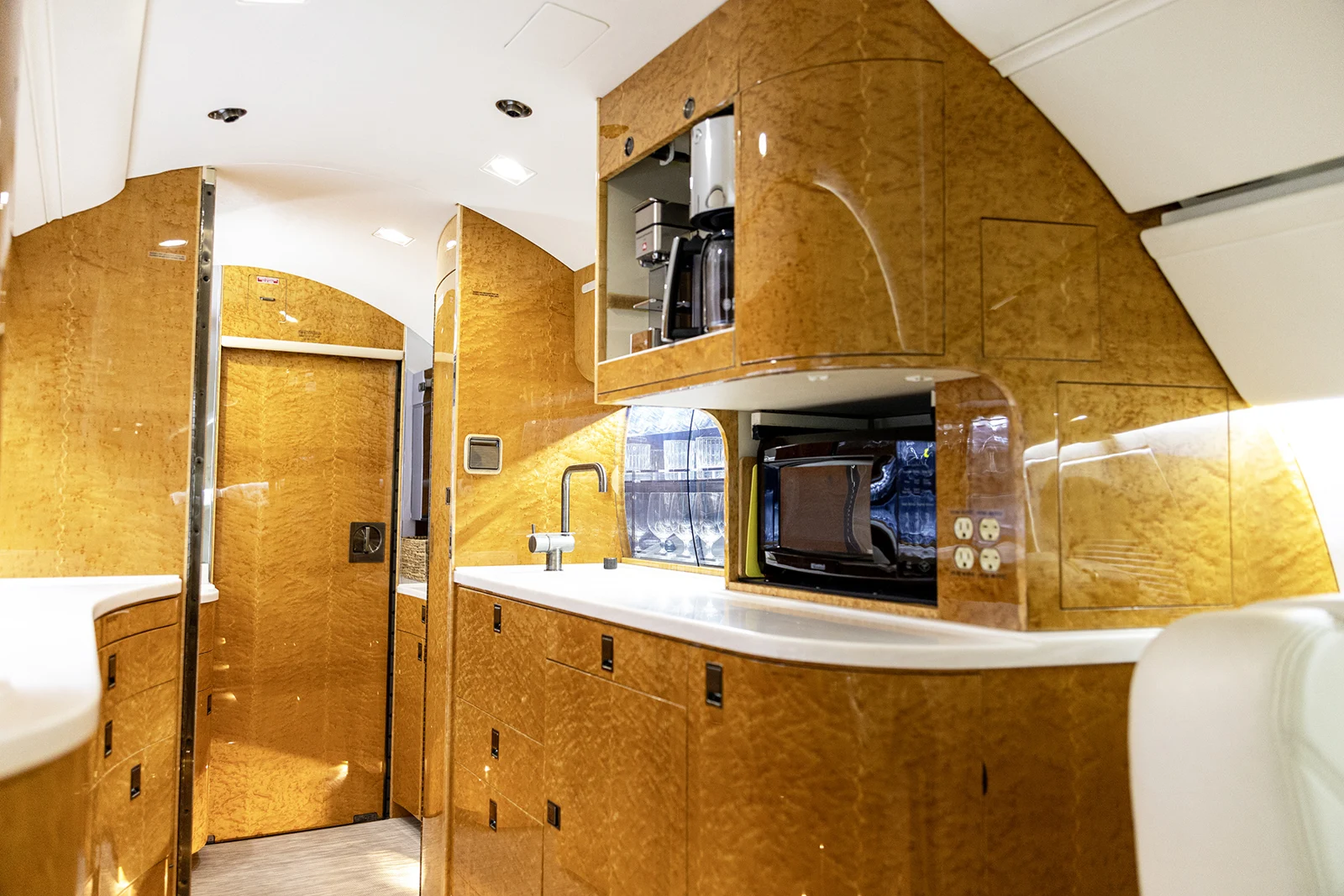 Gulfstream GV · Interior 1 · N9102