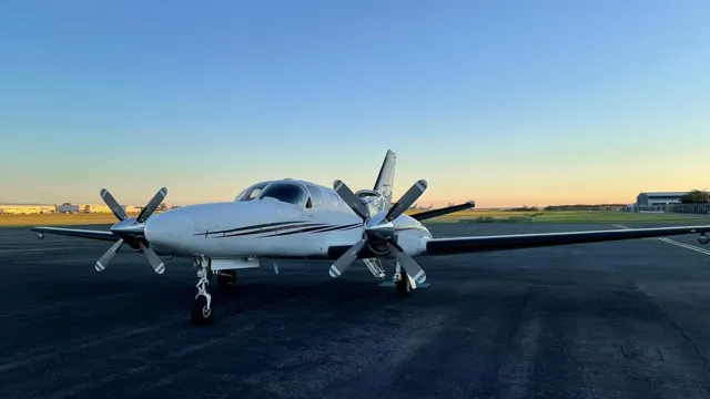 Cessna 425 Conquest I exterior