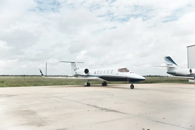 Learjet 31 exterior