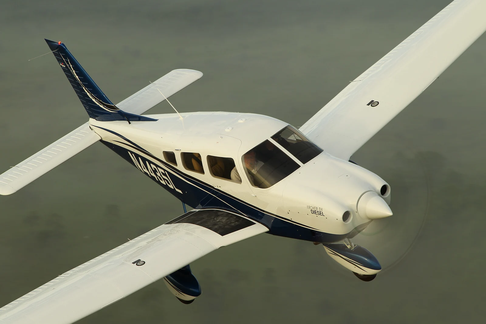 Piper Archer DX exterior reference