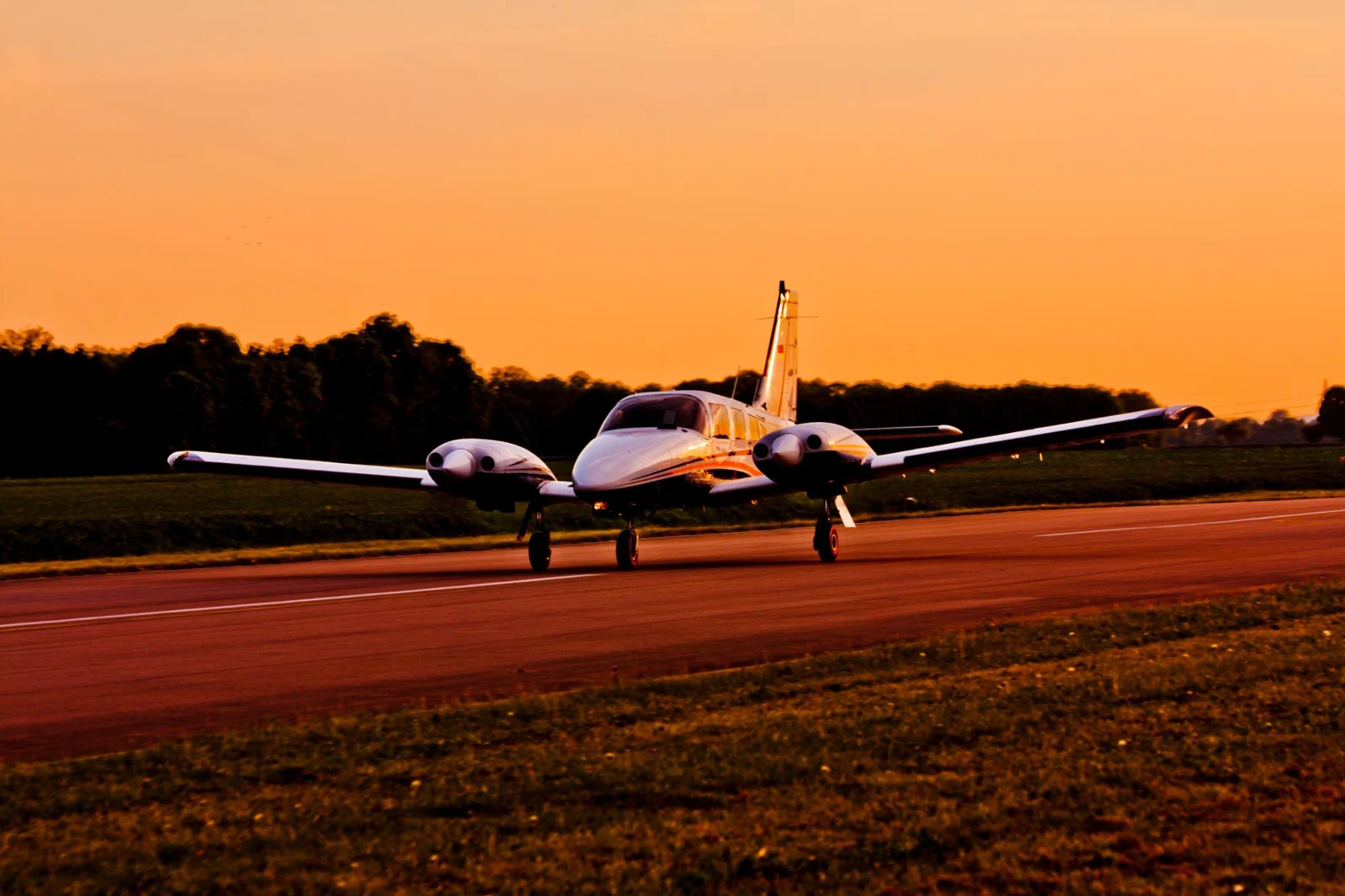 Beechcraft Baron 58 exterior reference