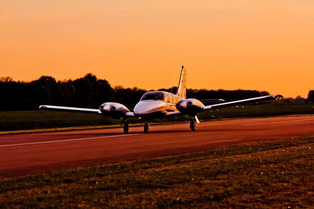 Beechcraft Baron 58 exterior