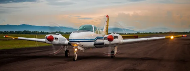 Piper PA 61 exterior