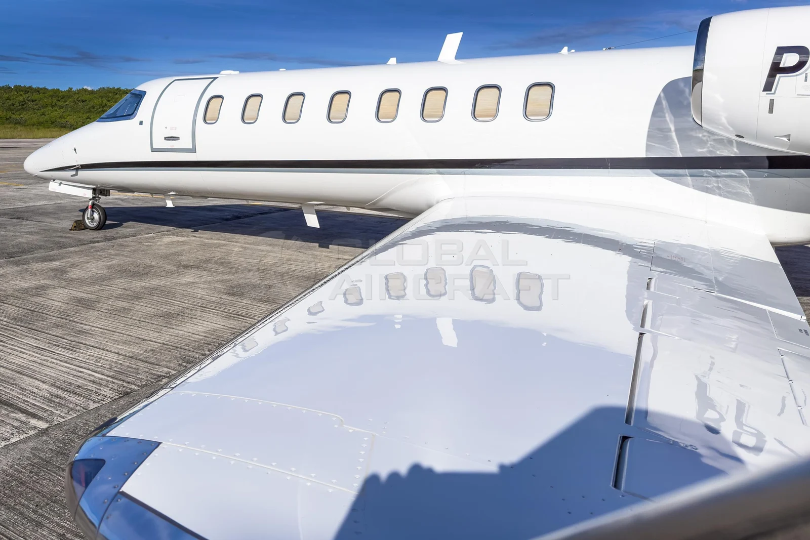 Learjet 75 exterior reference