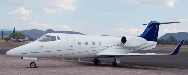 Learjet 55 exterior