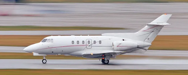 Hawker 700 exterior