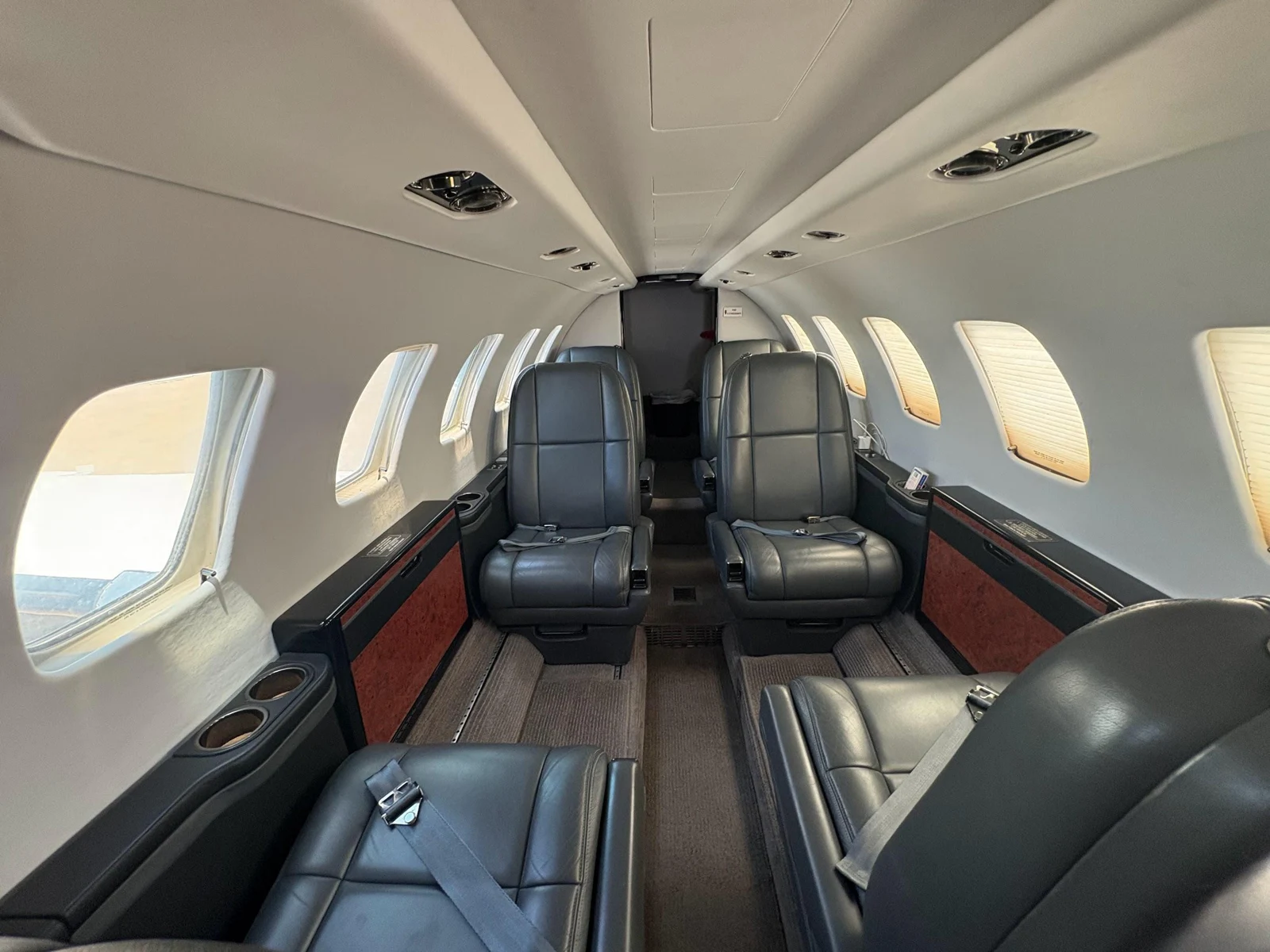 Cessna 421 Golden Eagle · Interior 1