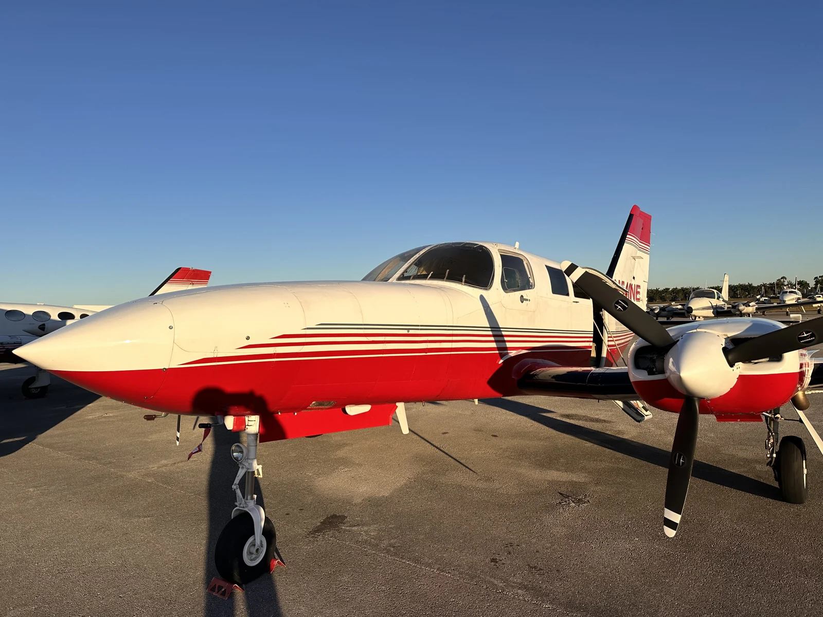 Cessna 402C exterior reference