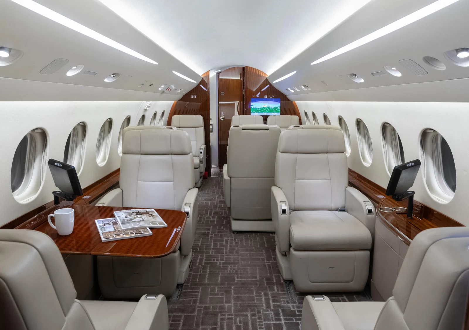 Falcon 2000LXS · Interior 1