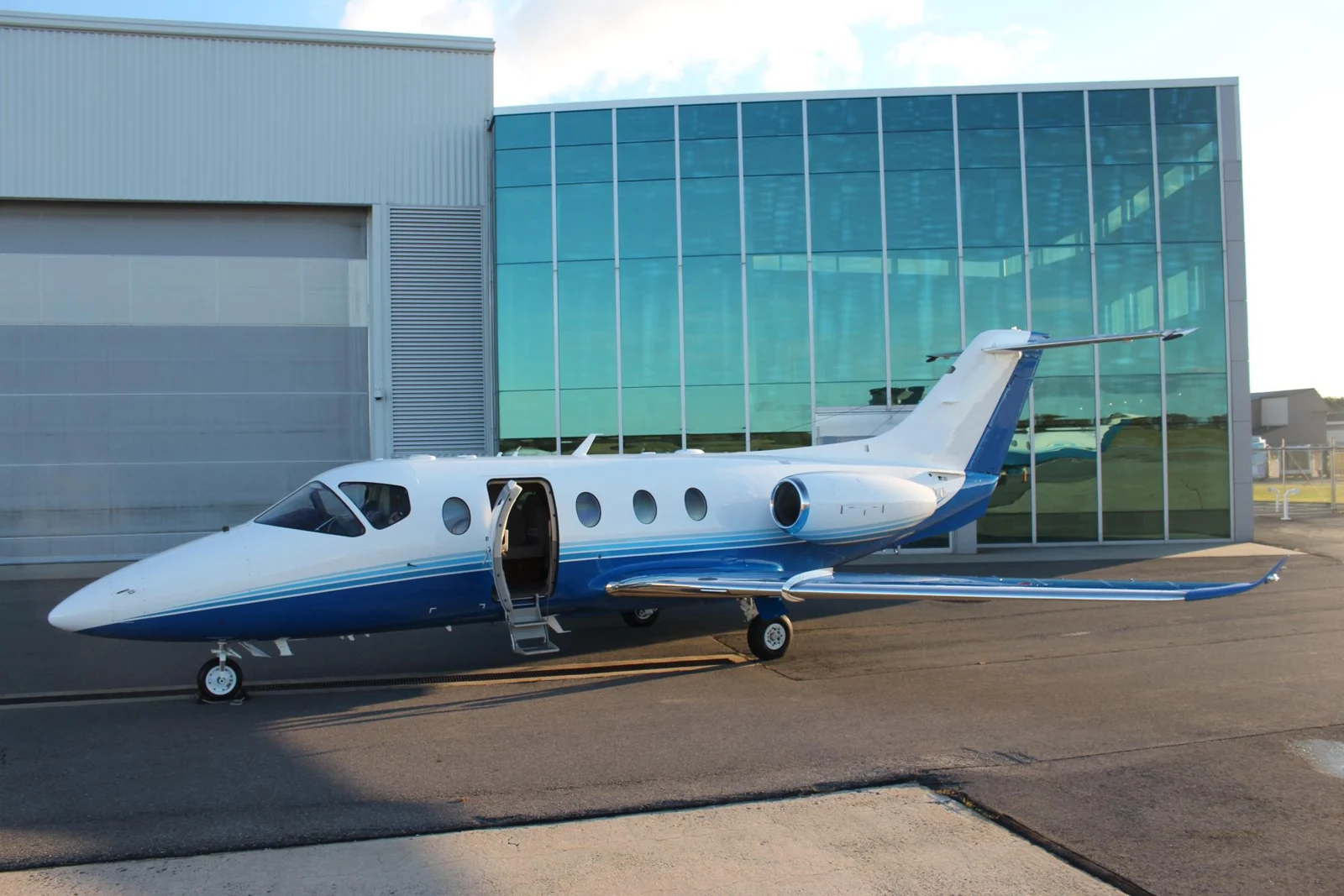 Nextant 400XTi exterior reference