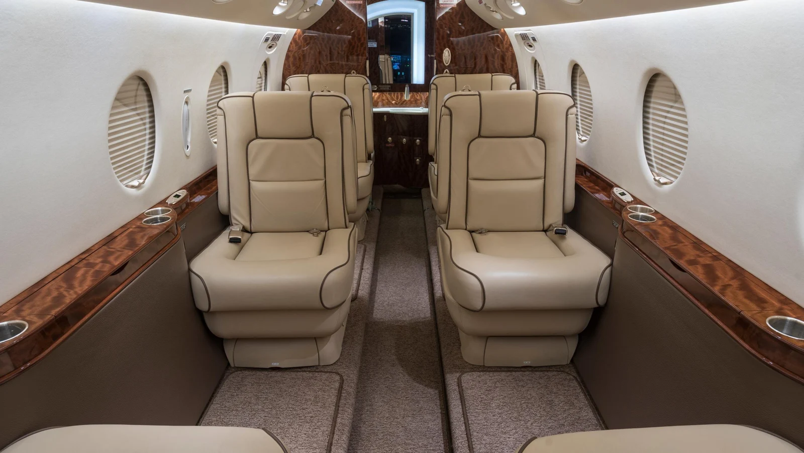 Gulfstream G150 · Interior 1