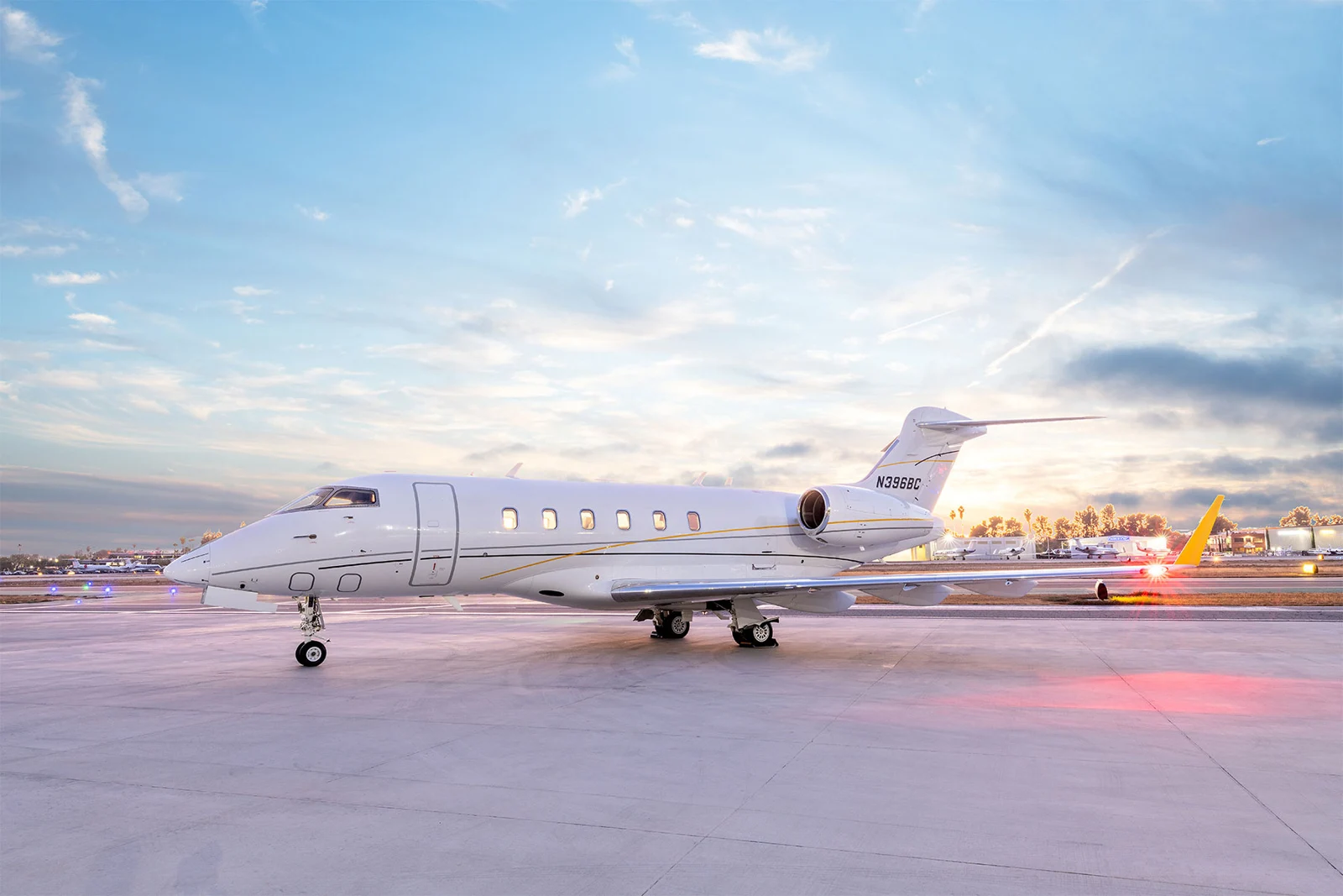 Challenger 300 exterior reference
