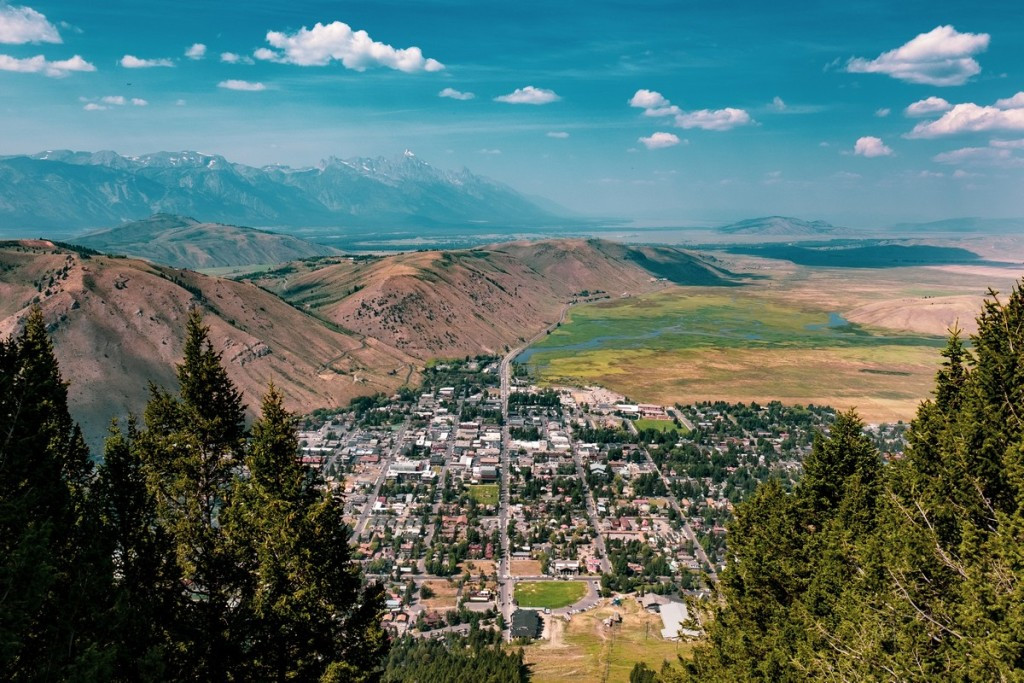 Jackson Hole Airport (JAC, KJAC) Private Jet Charter