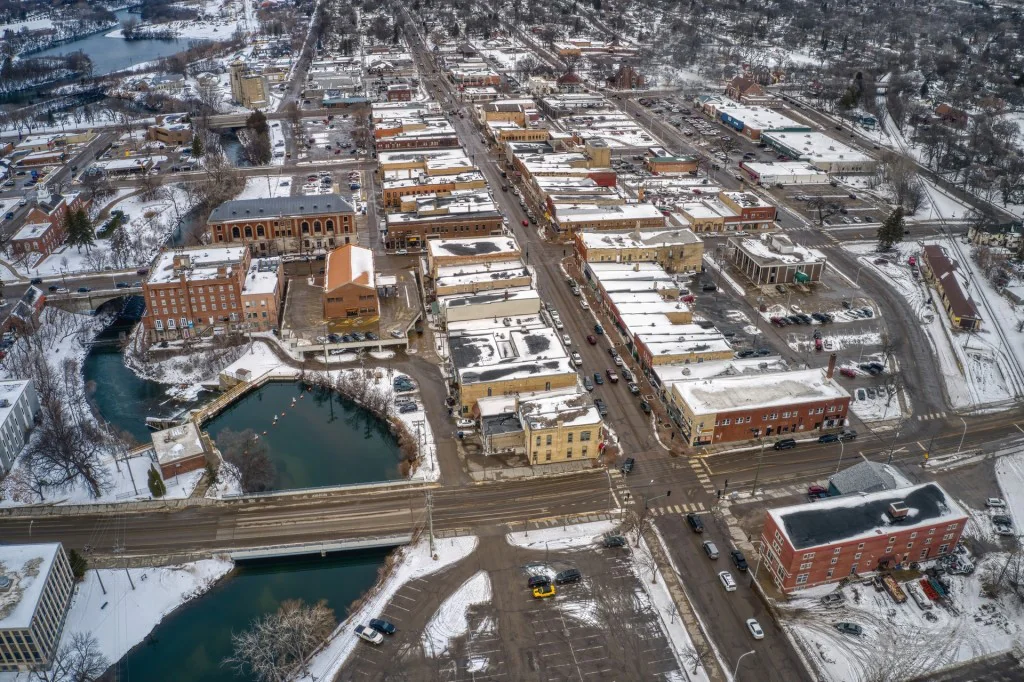 Fergus Falls Airport (FFM, KFFM) Private Jet Charter