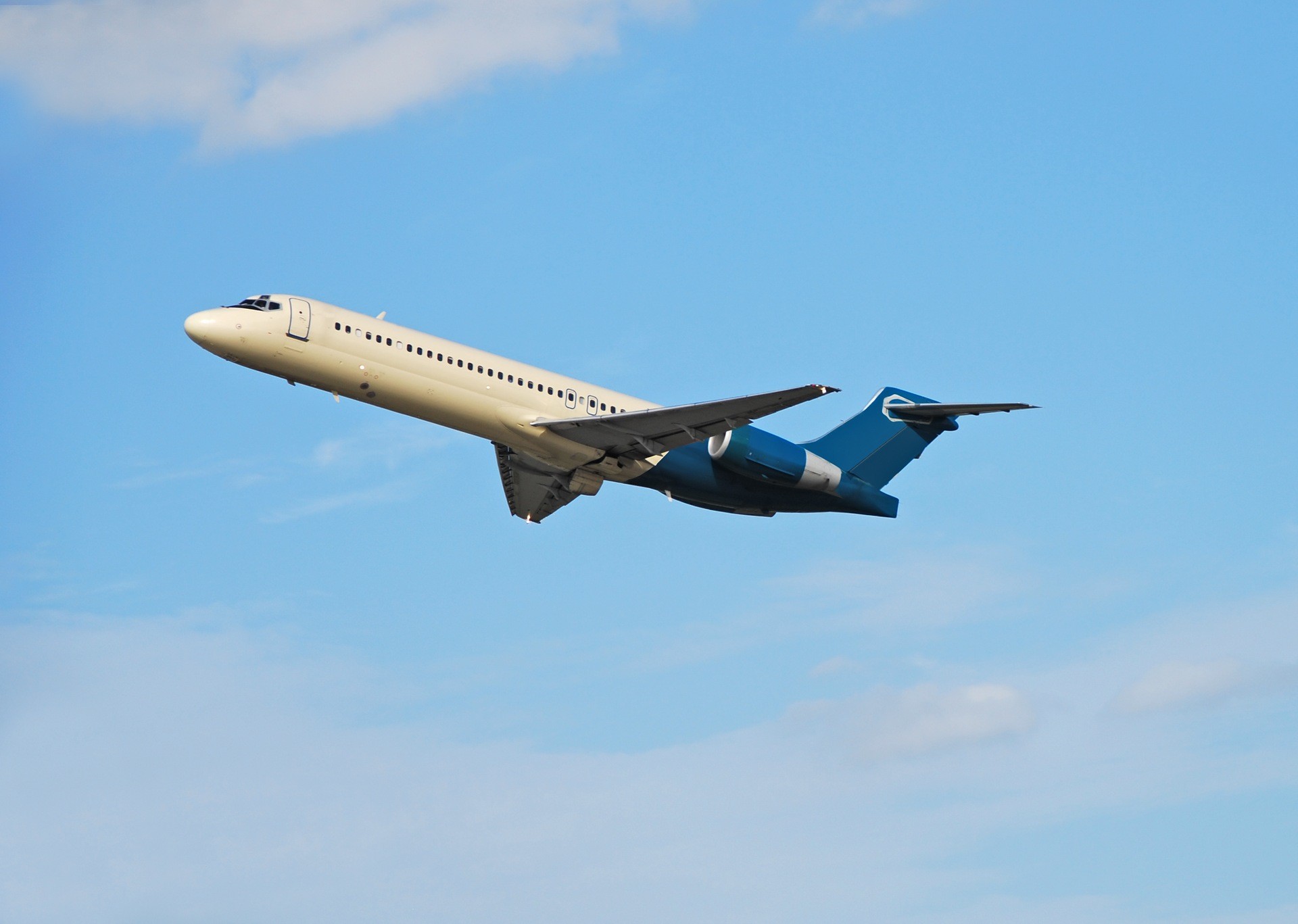 Boeing 717 Charter