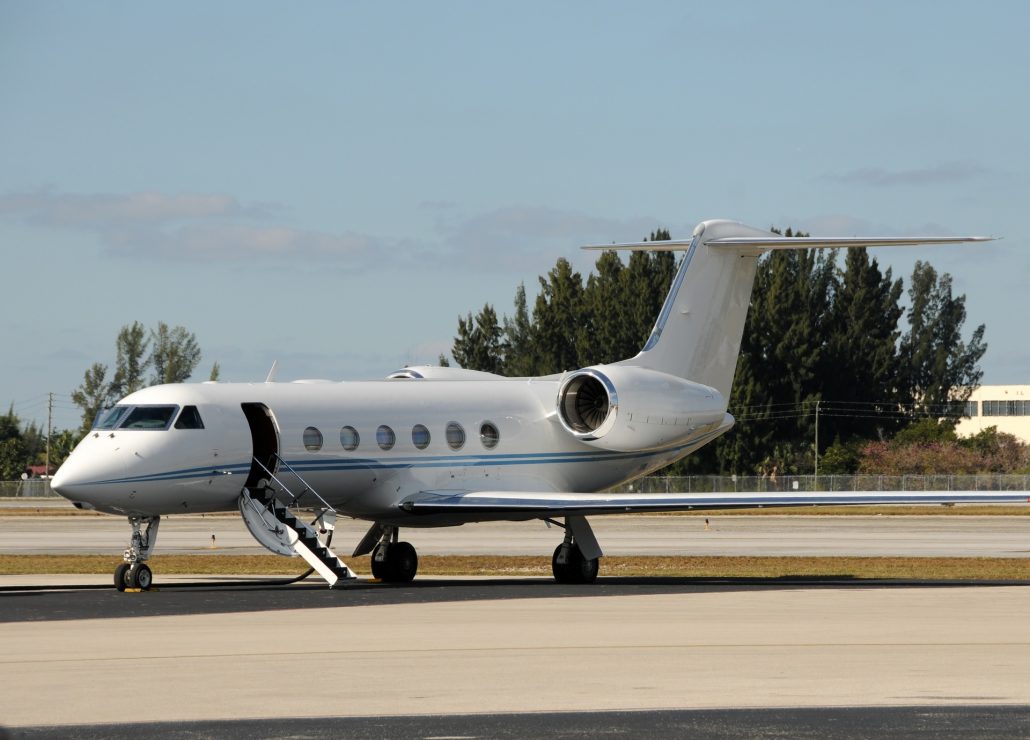 Private Jet to the Le Mans